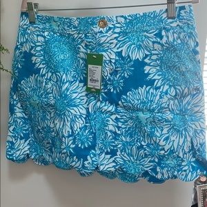 Lilly scalloped edge shorts